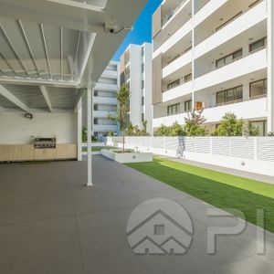 One bedroom Plus Study Room Apartment in Peaceful Foreshore for lease - Photo 2