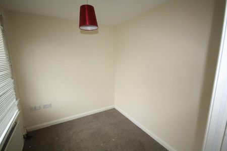 4 bedroom townhouse to rent - Photo 3