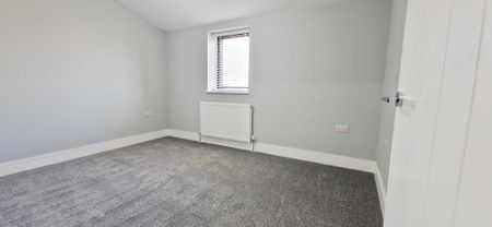 3 bedroom apartment to rent - Photo 4