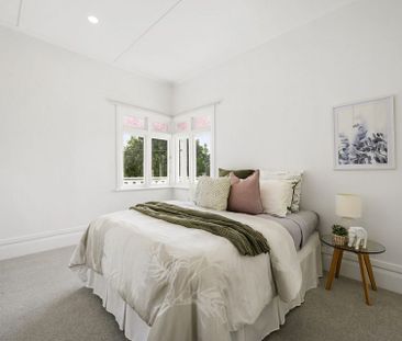 Four-Bedroom Character Home with Spectacular Views - Photo 6