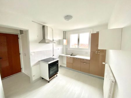 Location Appartement 3 pièces 75m² - Photo 4