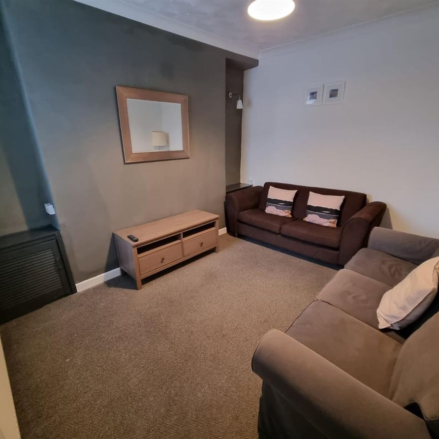 Room For Rent Meadow Street, Pontypridd - Photo 1