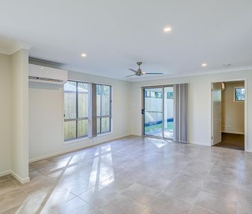 1 7/Brooklyn Close, Park Ridge QLD 4125 - House For Rent | Domain - Photo 2