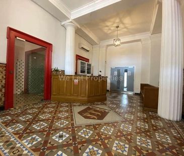 Town Hall, Bexley Square, M3 - Photo 3