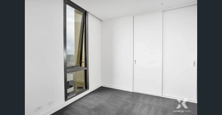 Fantastic CBD Living with Secure Parking - Photo 3