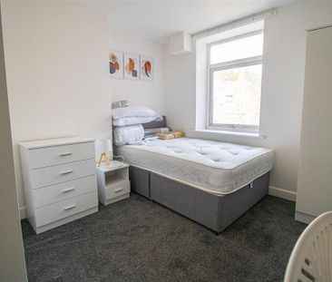 House to rent - Photo 4
