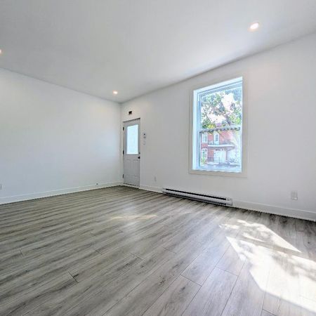 *Because You Deserve Renovated 3 1/2, Metro Lasalle,Verdun* - Photo 3