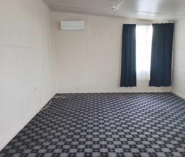 Cosy One bedroom home on working orchard - Photo 2