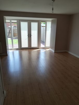 4 bed End of Terrace in Fen Street Brooklands, Milton Keynes, MK10 7HD - Photo 1