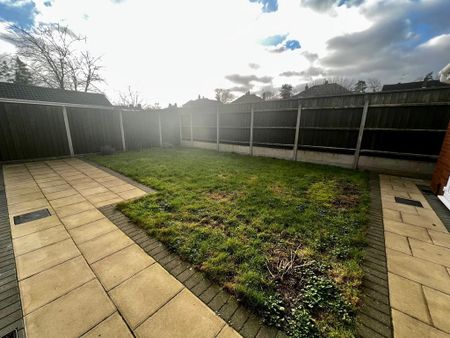 2 bedroom semi-detached bungalow to rent - Photo 2