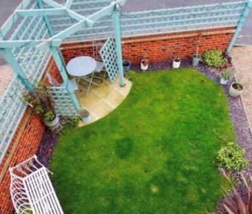 2 bedroom terraced house to rent - Photo 4