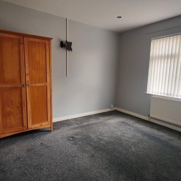 73a Rossdale, Derry, BT47 5RD - Photo 1