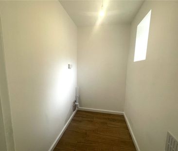 A charming, extensively refurbished two bedroom stone cottage locat... - Photo 4