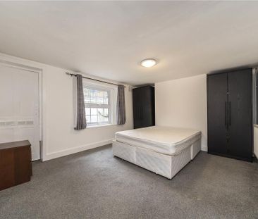 3 bedroom end of terrace house to rent - Photo 3