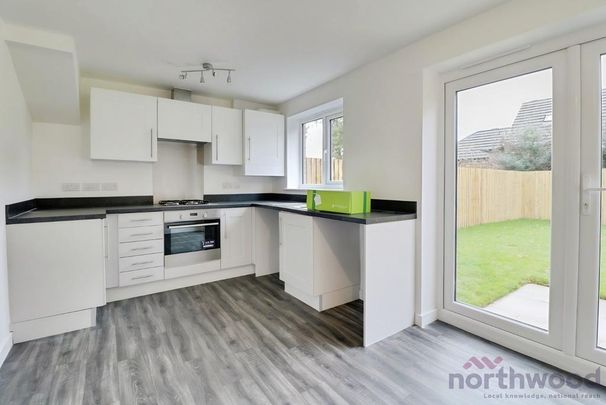 3 bedroom semi-detached house to rent - Photo 1