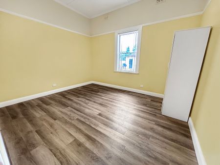 Beautiful on Bourke! - Photo 4