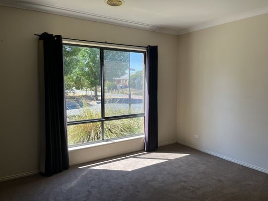 38 Cimmaron Way, KIALLA VIC 3631 - Photo 1