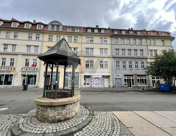 Wohnen im Zentrum! 2-Raum Dachgeschoss mit Badewanne - Photo 1