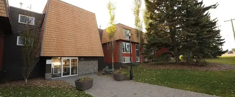 Spacious 2-Bedroom Condo for 6-Month Lease (Great Offer) | 312 - 315 50 Ave. SW, Calgary - Photo 1