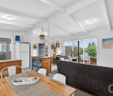 Open the door to effortless coastal living - Photo 4