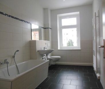 Ruhige 2-Raum Whg in Markkleeberg! Bad mit Fenster, Wanne - Photo 2
