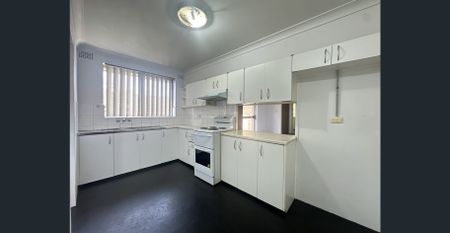 LUXURY TOUCHES, IDEAL LOCATION! - Photo 2