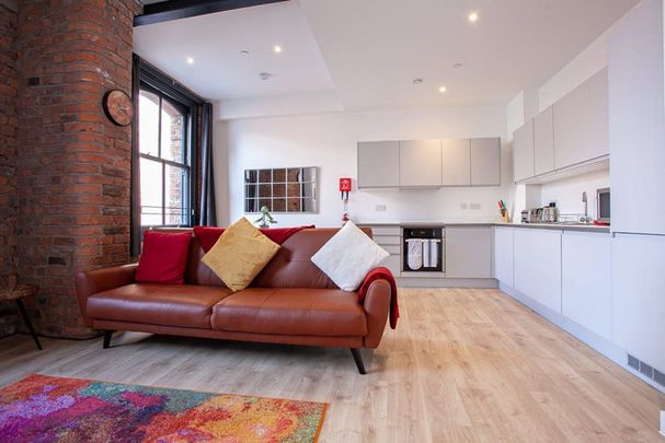 School Street - Photo 1