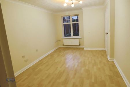2 bedroom semi-detached house to rent - Photo 3