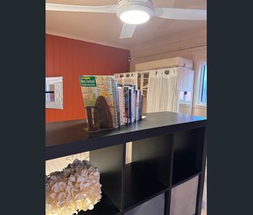 Self-contained One-Bedroom Studio - Furnished - Photo 6