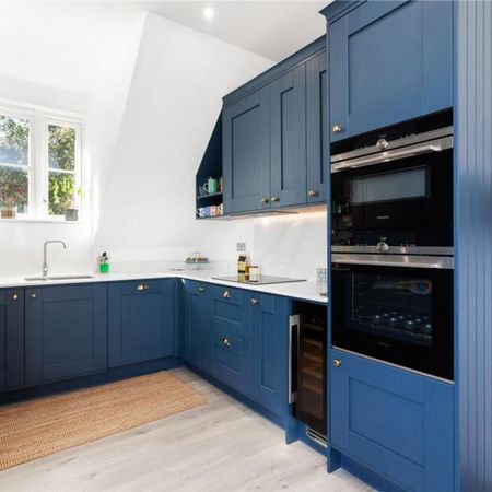 3 bedroom flat to rent - Photo 3