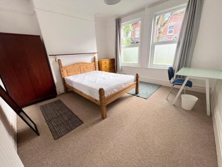 5 bedroom terraced house to rent - Photo 3