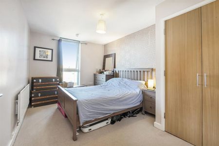 2 bedroom Flat To Let - Photo 4