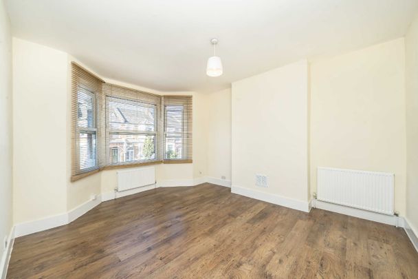 Heathwood Gardens, Charlton, SE7, London - Photo 1