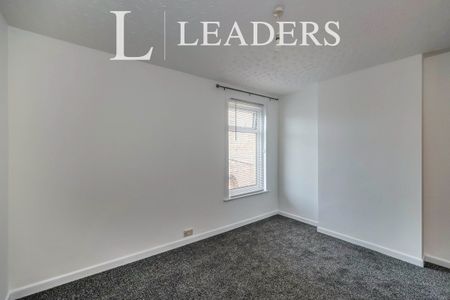 2 bedroom mid-terrace to rent Penhale Road, Fratton PO1 - Photo 3