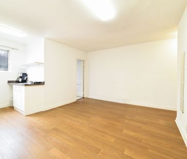 For Lease - 280 Eglinton Avenue Unit# 2nd Floor, Toronto, Ontario - Photo 2