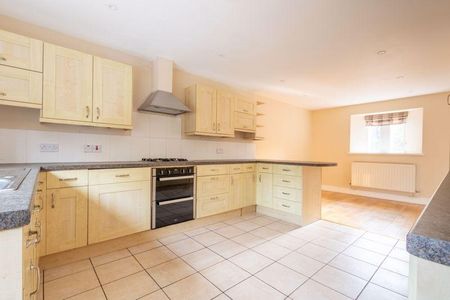 2 bedroom semi-detached house to rent - Photo 3