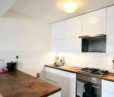 Appartement te huur in Sint-Pieters voor € 760 met 1 slaapkamer - Photo 3
