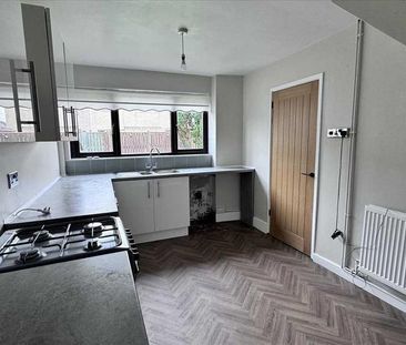 3 bedroom end of terrace house to rent - Photo 3