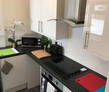 1 bed house share to rent in Cleaver Street, Burnley, BB10 - Photo 1