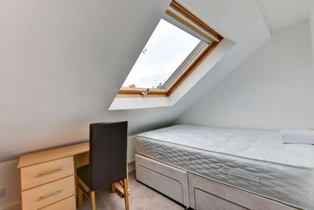 6 bedroom house to rent - Photo 2