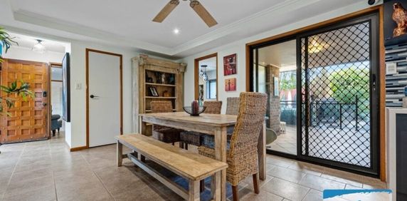 Charming and Spacious House for Rent in Beautiful Greenbank Community! - Photo 2