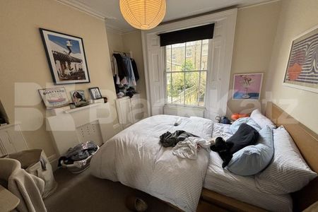 Rent is inclusive of Gas, Electricity, Internet, Water Rates & Council Tax - Photo 2