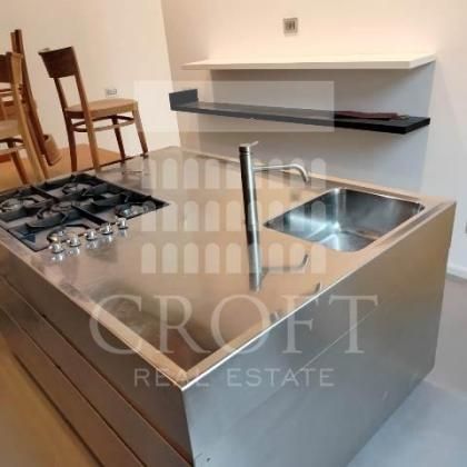 Piazza Navona-Campo de Fiori: Beautiful modern, fully renovated 2 bedroom,3 baths, large living room, professional kitchen. High ceilings, air conditioning, situated in elegant doorman building RIF 2260 - Photo 2