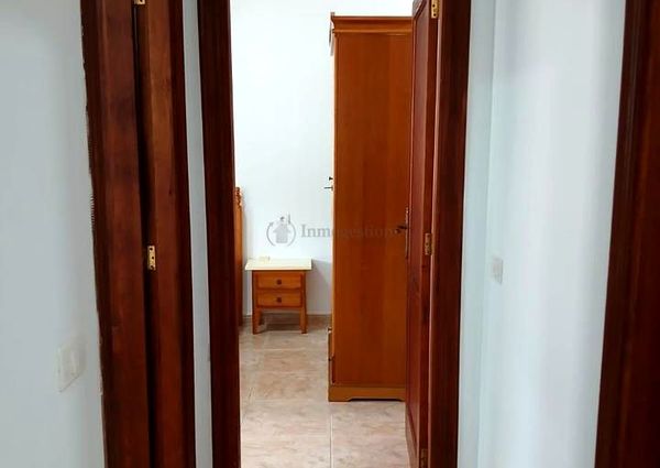 Se alquila en Buzanada apartamento de 2 dormitorios