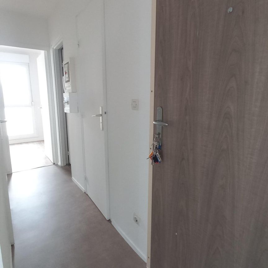 APPARTEMENT T2 à MONTCEAU LES MINES - Photo 1