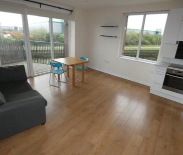 2 bedroom flat to rent - Photo 2