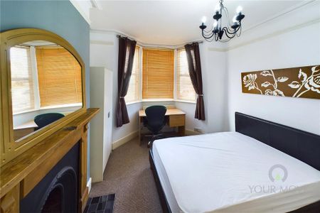 1 bedroom in a house share to rent - Photo 4