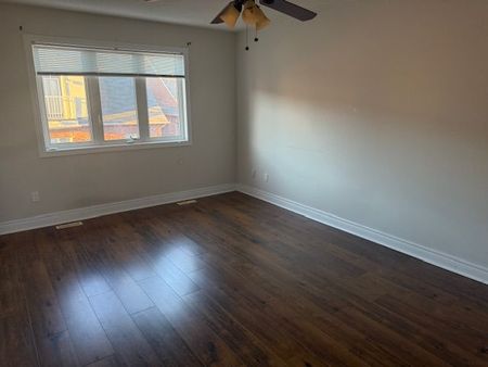 For Lease - 1063 Warby Trail, Newmarket, Ontario - Photo 2