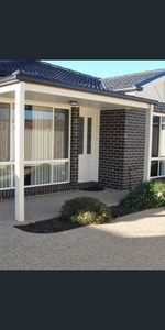 Central Position Unit Close to Shops - Photo 3