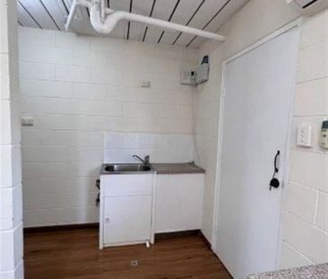 CHARMING UNIT IN PERFECT LOCATION - Photo 4